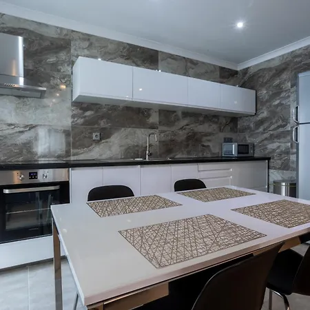 Edificio Luisa Premium Velas