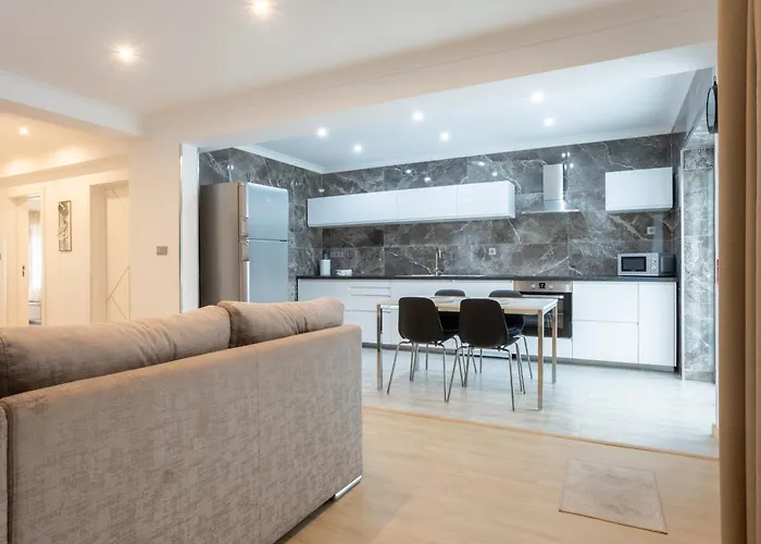 Edificio Luisa Premium Lägenhet *