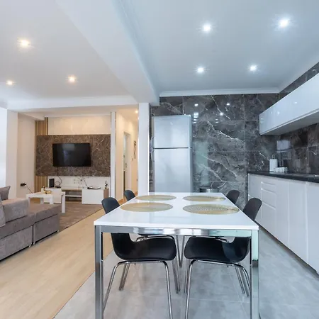 Edificio Luisa Premium * فيلاس